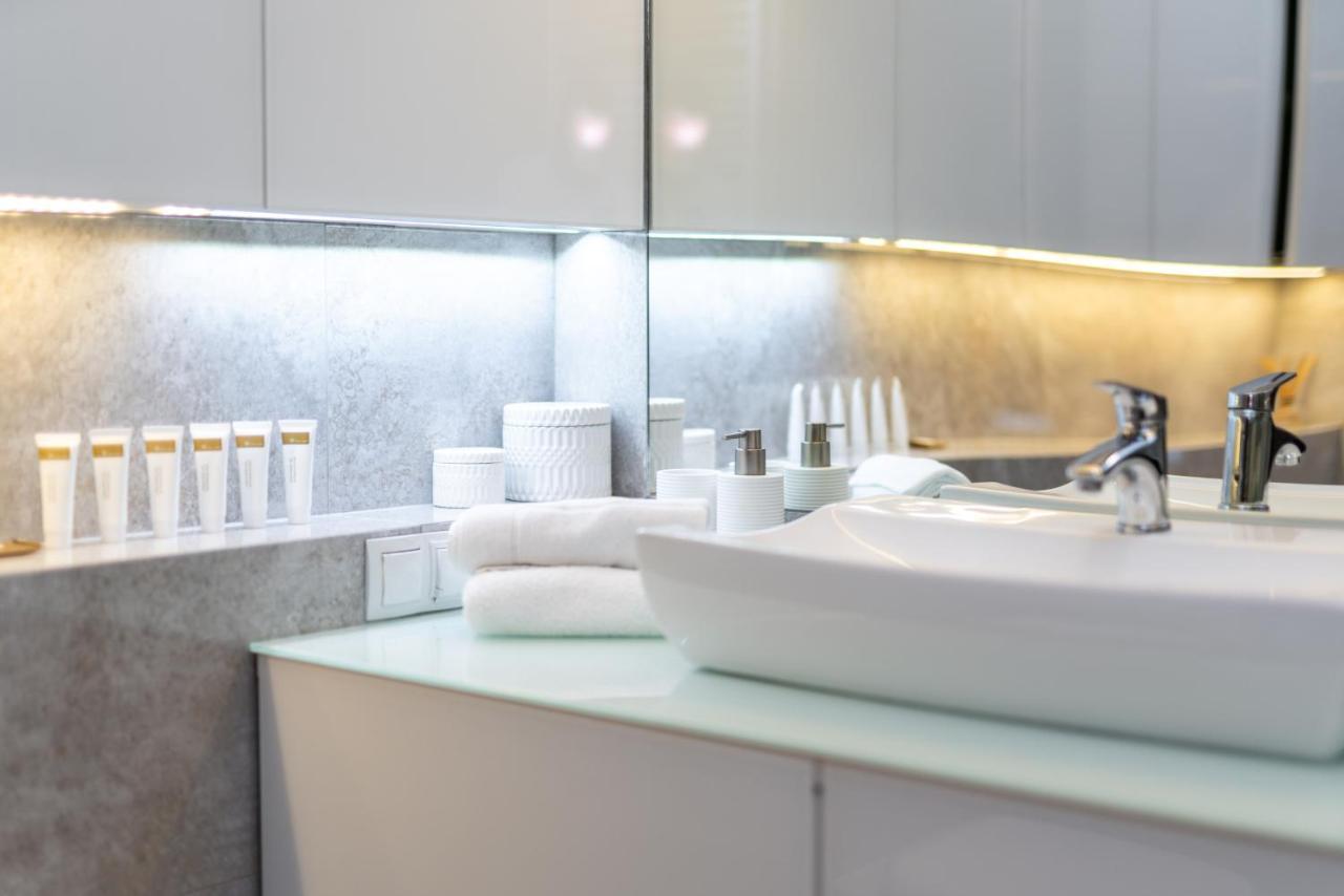 Apartments Poznan Towarowa By Noclegi Renters Ngoại thất bức ảnh