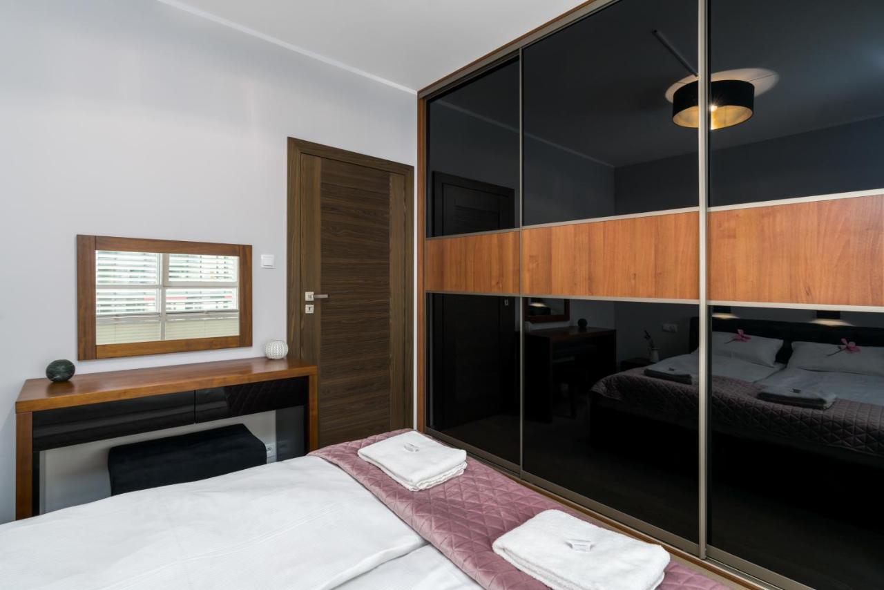 Apartments Poznan Towarowa By Noclegi Renters Ngoại thất bức ảnh