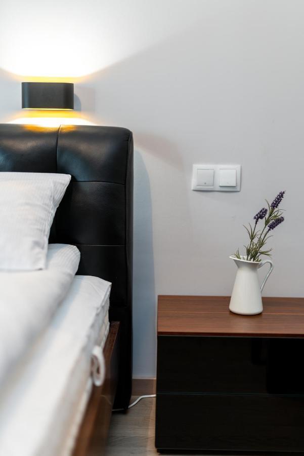 Apartments Poznan Towarowa By Noclegi Renters Ngoại thất bức ảnh