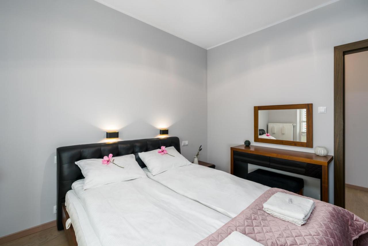 Apartments Poznan Towarowa By Noclegi Renters Ngoại thất bức ảnh