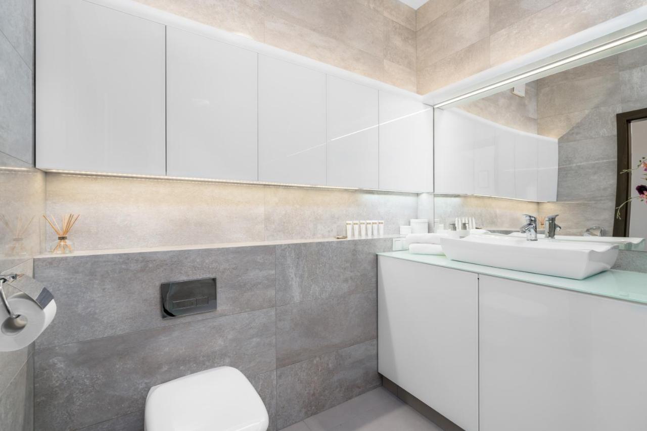 Apartments Poznan Towarowa By Noclegi Renters Ngoại thất bức ảnh