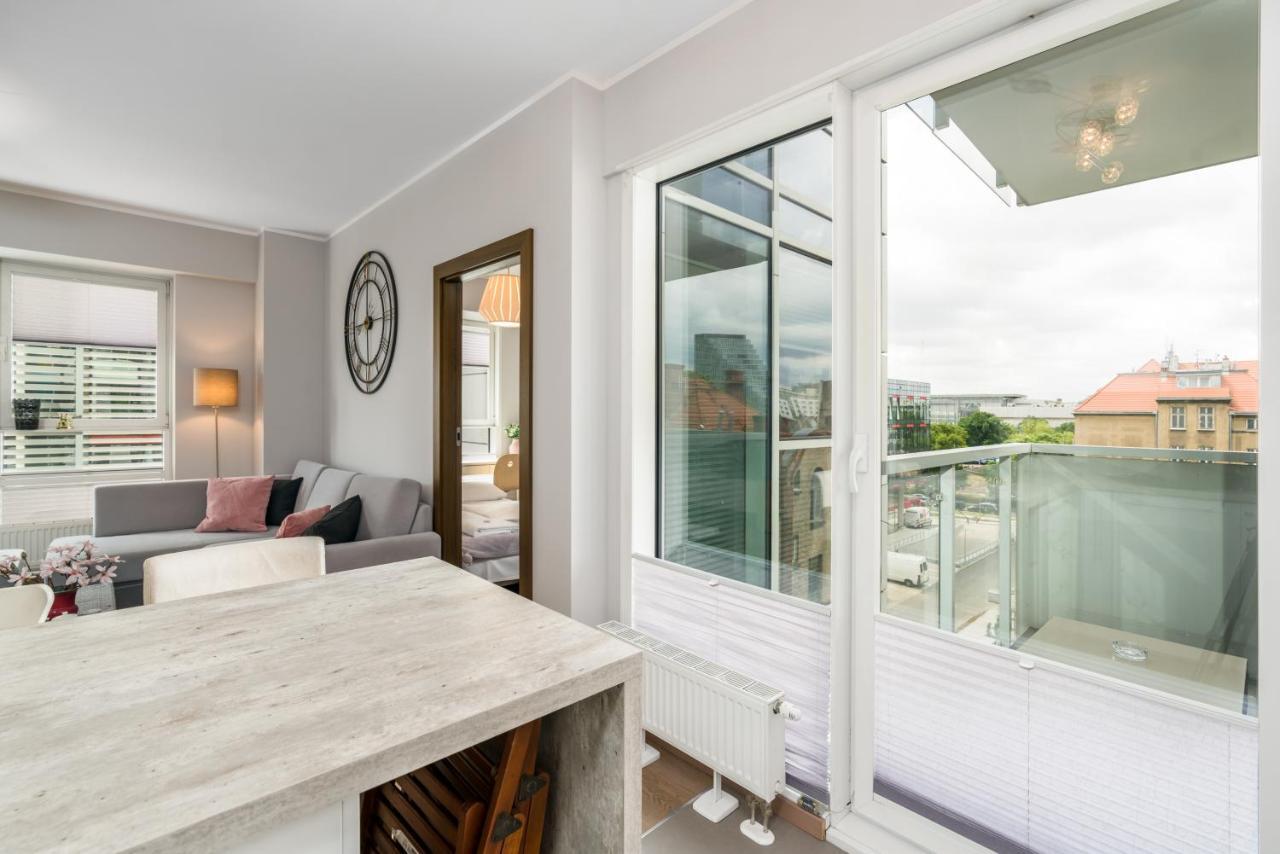 Apartments Poznan Towarowa By Noclegi Renters Ngoại thất bức ảnh
